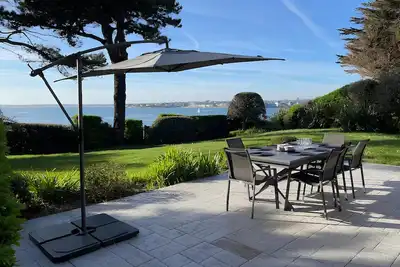 Image de Superbe Maison Bretonne face à la mer avec Grand Jardin clos à Concarneau