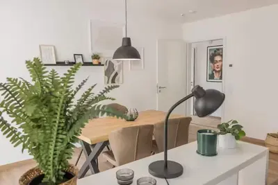 Image de Modern luxury apartment with parking space and balcony | Homely Hub Apartments