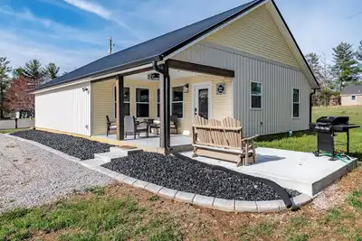 Image de White Oak Cottage - Resort Pool, Boat Slip