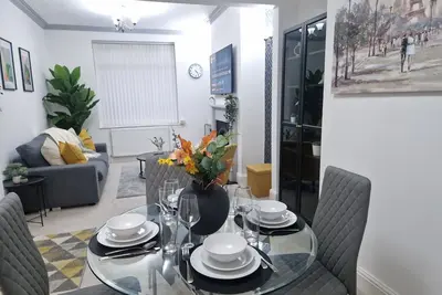 Image de Stylish Home 5mins to Etihad, Coop Live & 15mins to Manchester City Centre