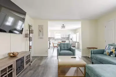 Image de ♡Full Kitchen♡King♡Smart Tv♡W/D♡Parking♡1000Mbps