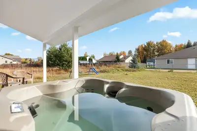 Image de Mtn View Getaway - w/ Hot Tub, Close to Schweitzer