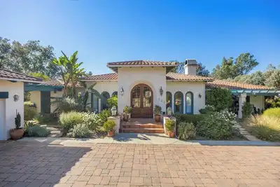 Image de Mediterranean Estate by the Inn