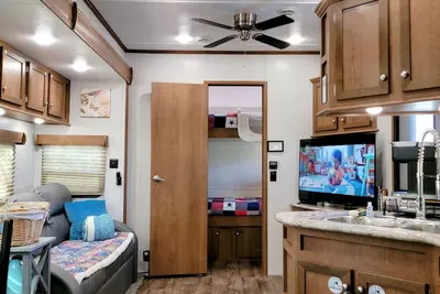 Image de Romance Glamping | Pup Paradise | Near River | Ada