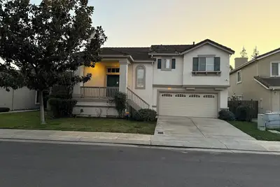 Image de Charming 3-bedroom house with WiFi and Ac in lovely Stockton