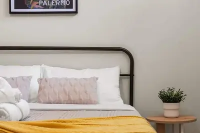 Image de Private Getaway » Sleep 4 » Full Kitchen » Parking