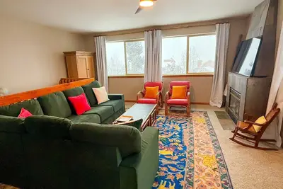 Image de 3/3 Townhome in Fraser just steps from the Black line!