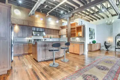 Image de < 1 Mi to Wittenberg: Eclectic Loft w/ Parking!