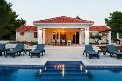 Image de Villa de luxe 4 chambres pour 10 personnes piscine