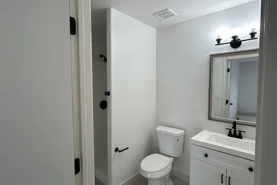 Image de Spacious 6-bedroom, 4-bath house 4 minutes from Asu. Female roommates preferred.