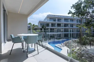 Image de Cozy & Pet-Friendly Retreat with Modern Comforts & Shared Pool