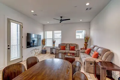 Image de Home by Hermann Park & Zoo