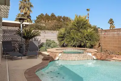 Image de Spacious Home With Heated Spa Included!