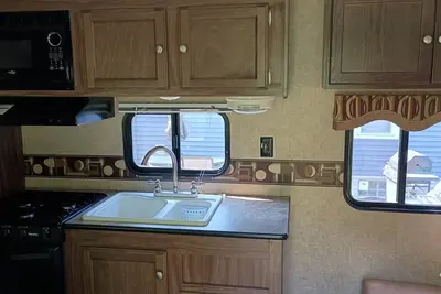 Image de Camper with Ac\/Heat, fire pit, private lake, 4  Sup in Burton - Punderson