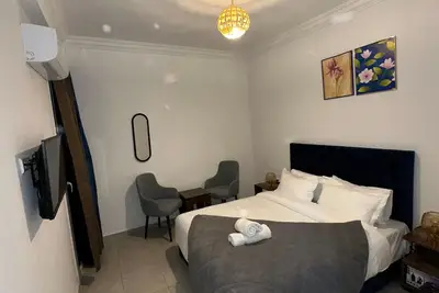 Cozy Apartement Retreat Airport
