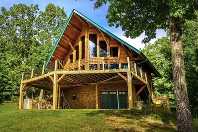 Image de Pelham Pointe Mountaintop Cabin - Incredible Panoramic Bluff View!