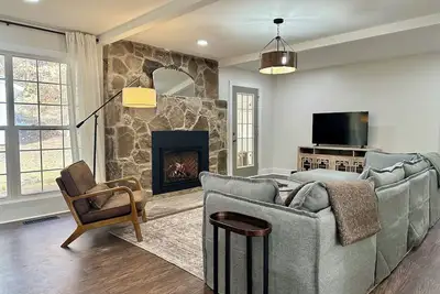 Image de Helen Haus 3 minutes to Downtown Helen perfect for couples, families welcome!