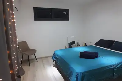 Image de Room 2 - Chambre d'hôtes dans un appartement, 2 min. à pied du quai des ferries
