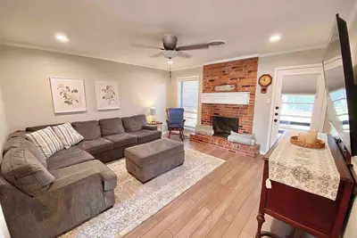 Image de Charming Three Bedroom ~ 5 Mins to A&M ~ Quiet Neighborhood