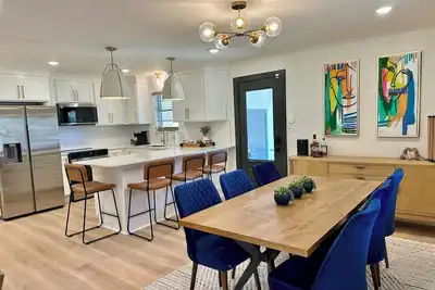 Image de Newly Renovated 3 Br House-Perfect Location, Walk to The Square!