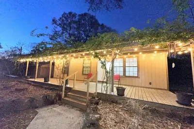 Image de Miblala’s Charming 3-bedroom farmhouse with WiFi, Ac in tranquil Huffman