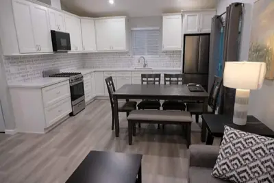 Image de Charming Secluded 2br/1ba Home with All Amenities in Fullerton, California