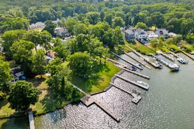 Image de Newly-Remodeled Stunning Waterfront Luxury Home w Private Pier in Annapolis, Dog-Friendly