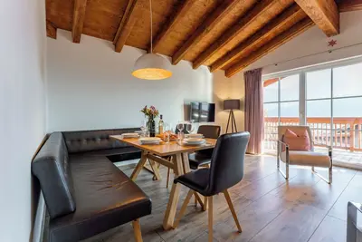 Image de Appartement avec balcon et bien-être partagé