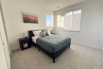 Image de Spacious Home in Erie- large families, mountain views, centrally located.