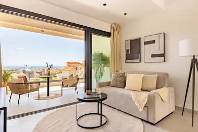 Image de Sanders Eduardovich - Superbe 2 chambres avec balcon