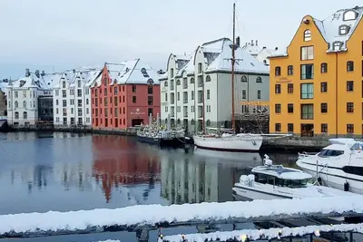 Image de Idéal pour les familles, parking gratuit, à quelques pas de Brosundet