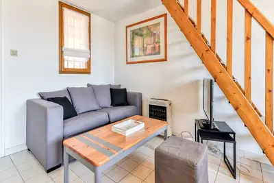 Image de Retraite côtière avec accès à la piscine