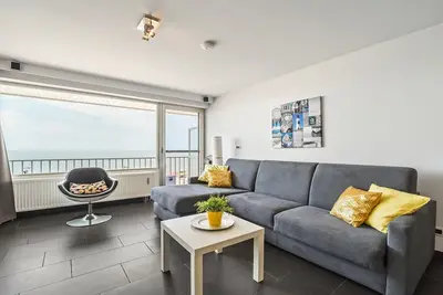 Image de Studio spacieux avec vue sur la mer