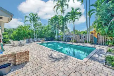 Image de Private Oasis with Heated Pool & River Access