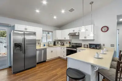 Image de Cozy home Near Wineries & Outdoor Adventures