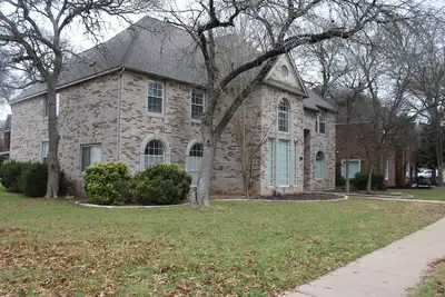 Image de Grand, Prestigious Golf Villa: 4br Games, Dj Booth