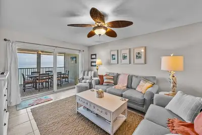 Image de Bg North 67, a spacious 2-bedroom, 2-bathroom condo in Boca Grande with stunning Gulf views
