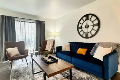 Image de Canton Centrally Located Extended Stay - Pool, Gym, Community Clubhouse, Kids Playscape. <br><br>Close to highway and all major stores and shops, including Ikea.