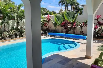 Image de Maison avec piscine privée dans le Sud Sauvage