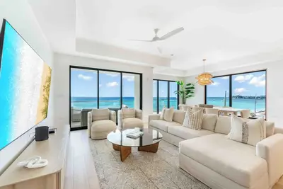 Image de Sands #5: New Luxury 7 Mile Beach Condo w/Rooftop Pool & Barefoot Beach