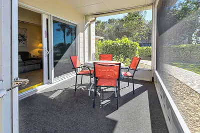 Image de Directly on the Gulf - Unit 10 - 1 Bedroom - Ground Floor - Sleeps up to 3