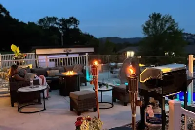 Image de Walk-in w/Heated Pool & Game Room, 3 min from Sdc!