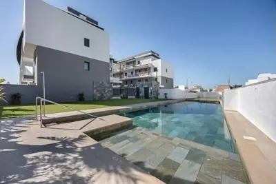 Image de Nerea Rota free parking by Staycare