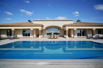 Image de Luxury panoramic sea view villa with tennis court and total privicy.