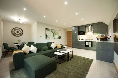 Image de Appartement-Premium-Salle de bain et douche-Balcon-Oak Lodge-Flat 3