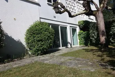 Image de Maison de vacance chaleureuse 11 places, jardin privatif entouré d'un parc.