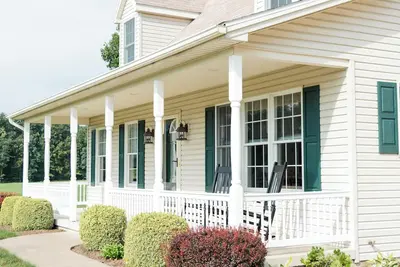 Image de Peaceful quiet setting with large yard, creek, 3 bedrooms, Ac, WiFi,
