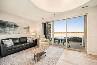 Image de Peaceful Waterfront, Indoor/Outdoor Pools, Beach