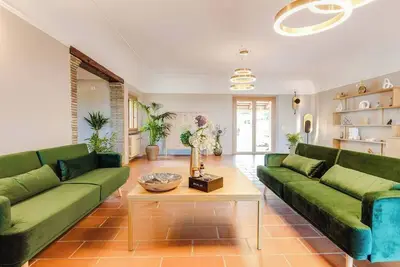 Villa Rimini Summary: