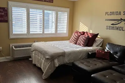 Image de Prime Studio Condo in the Heart of Fsu - Steps from Doak Campbell & College Town